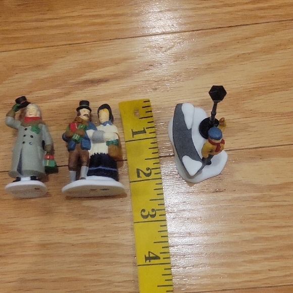 Department 56 Vintage Christmas Carol Christmas Morning Figures - Picture 12 of 16